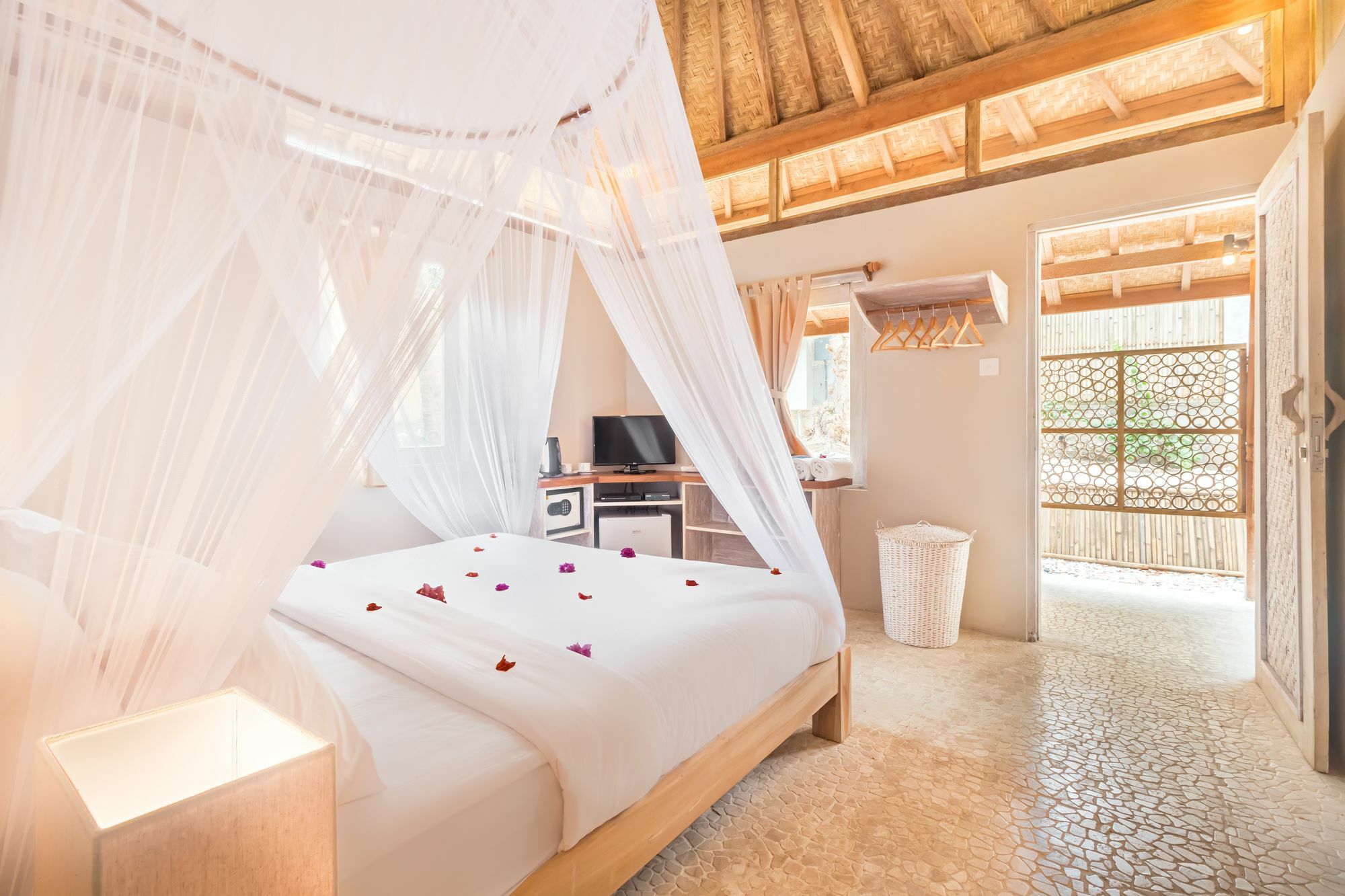 Avia Villa Resort Gili Meno Exterior photo